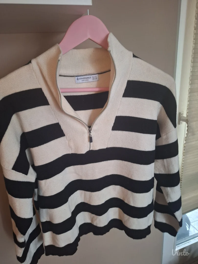 Stradivarius prugasti dzemper