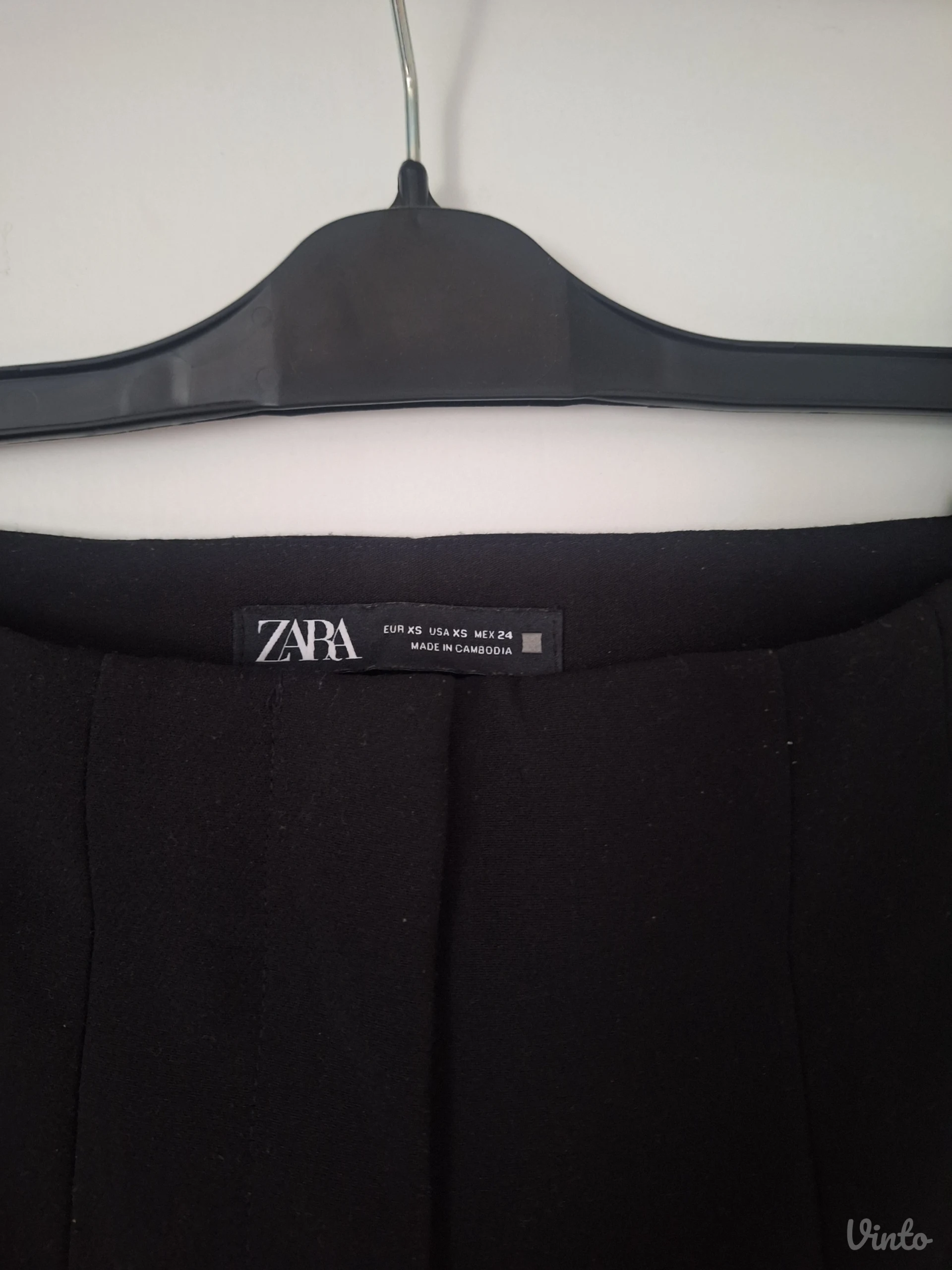 Zara crne pantalone