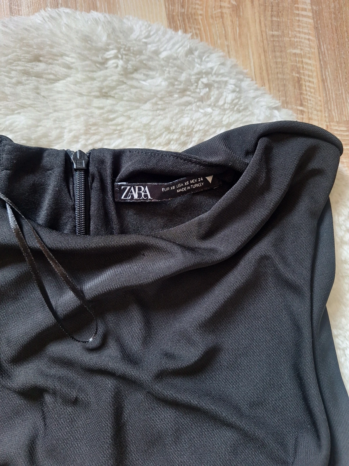 Zara mala crna haljina