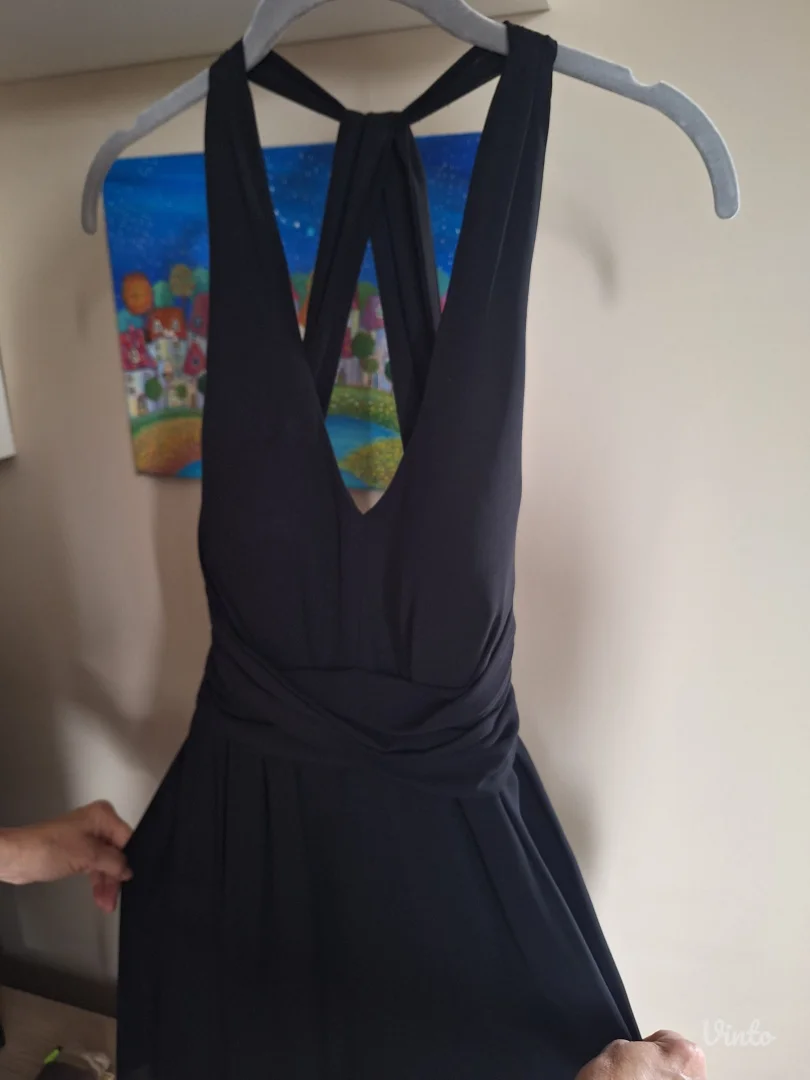 Guess elgantna mala crna haljina