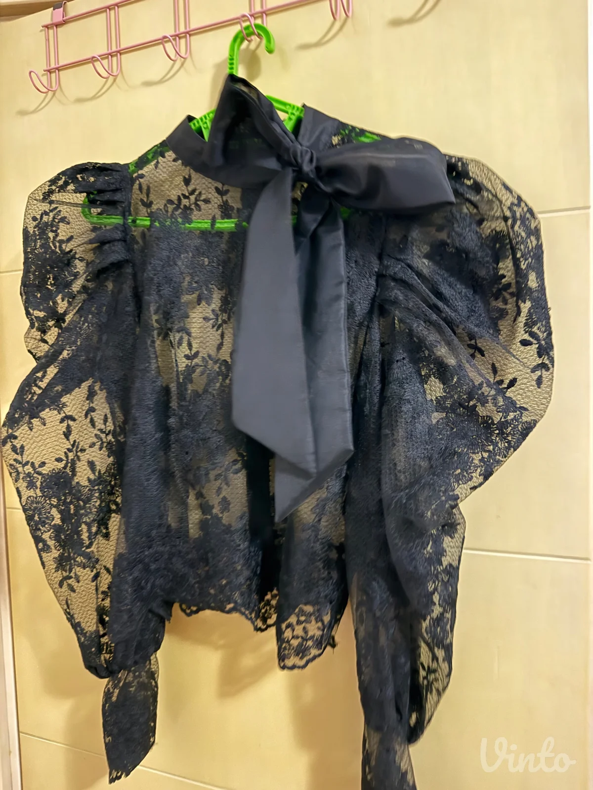Crna svečana bluza
