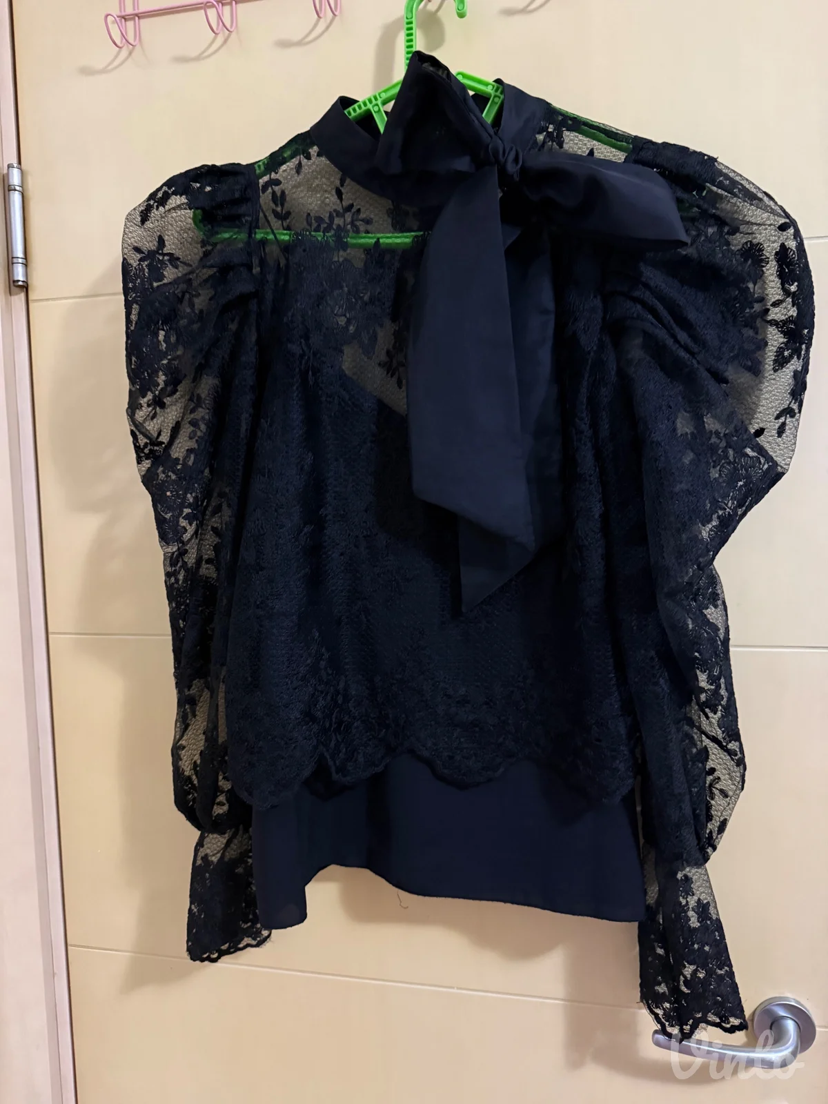 Crna svečana bluza