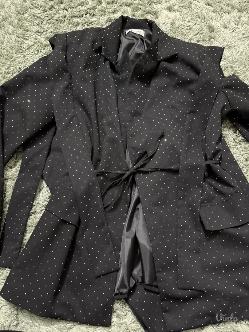 Ženski komplet sako i pantalone