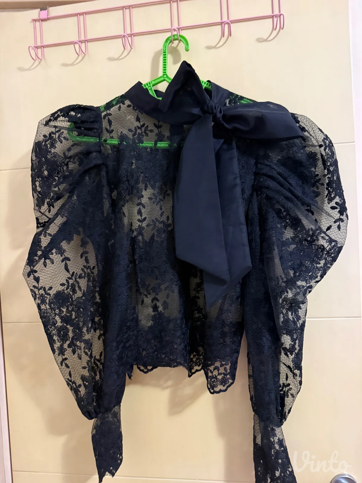 Crna svečana bluza