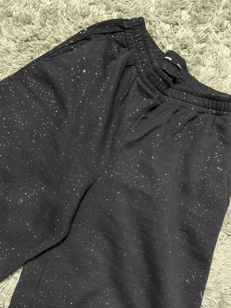 Sinsay, ženska trenerka