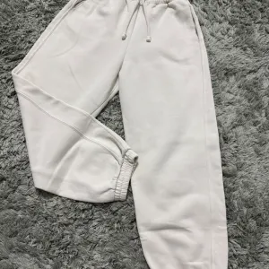 Zara, ženska trenerka