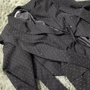 Ženski komplet sako i pantalone