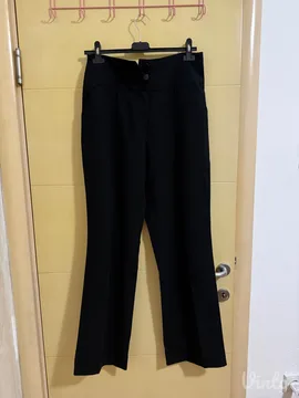 Crne pantalone