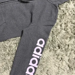 Adidas, ženski duks