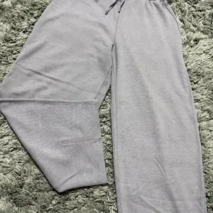 Zara, ženska trenerka