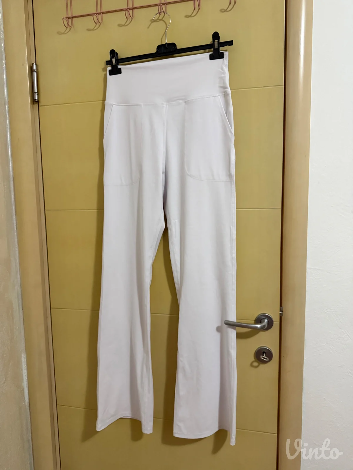 Bele pantalone