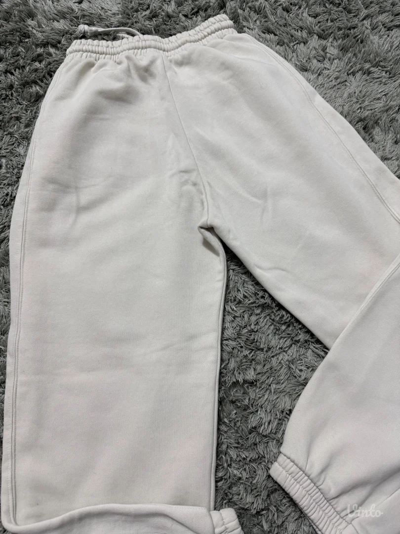 Zara, ženska trenerka