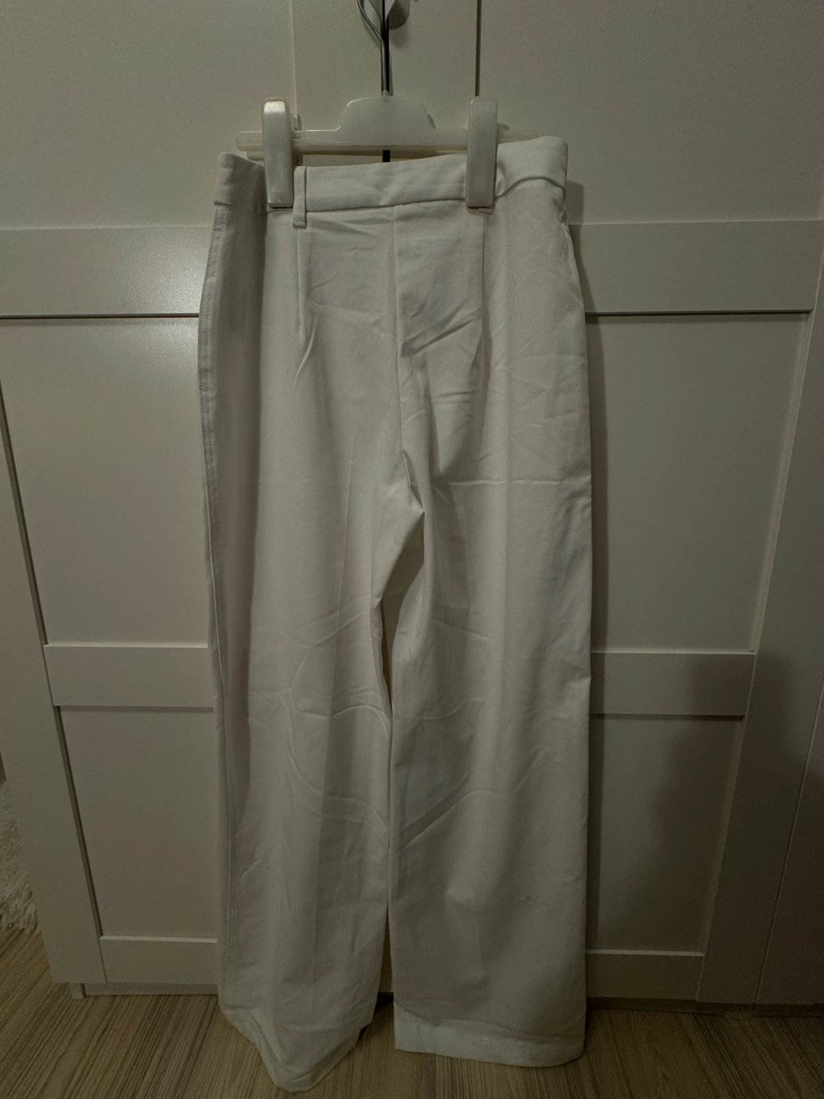 Bershka bele pantalone