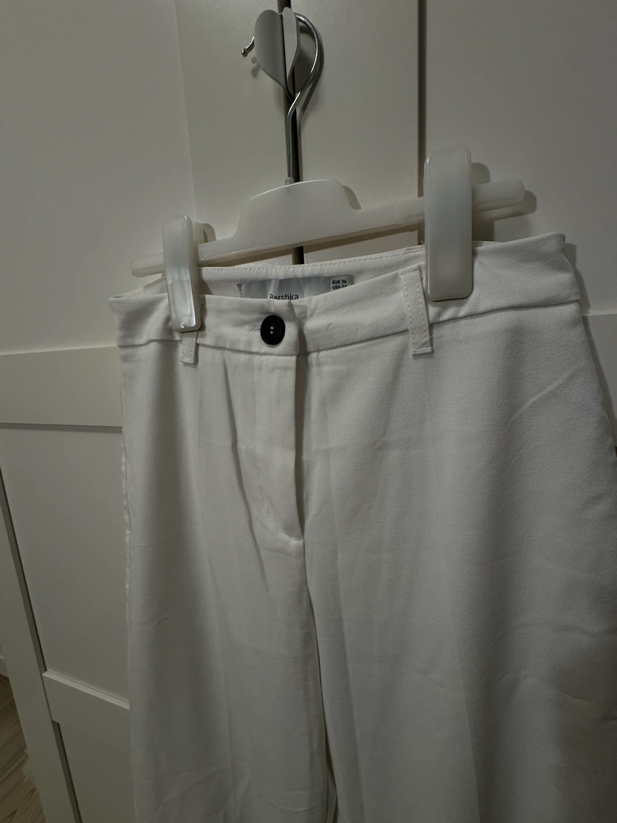 Bershka bele pantalone