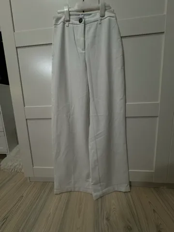 Bershka bele pantalone