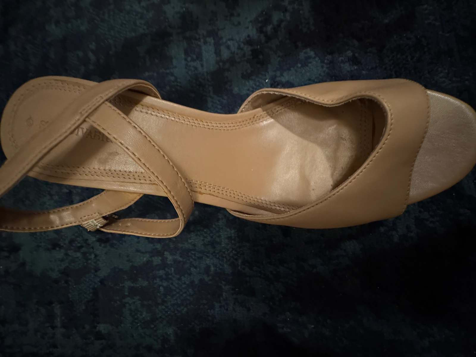 Stradivarius sandale na štiklu