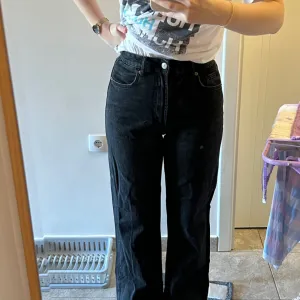 Zara farmerke(aktuelna kolekcija)