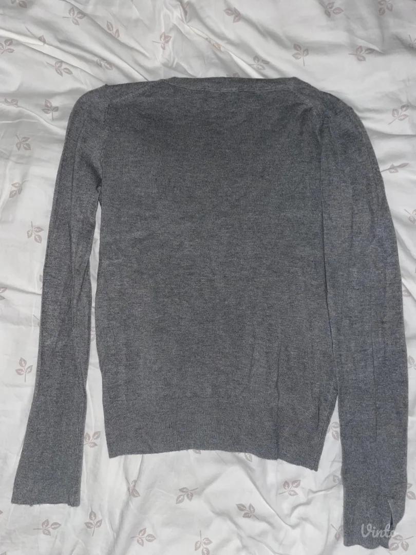 Zara dzemper V izrez