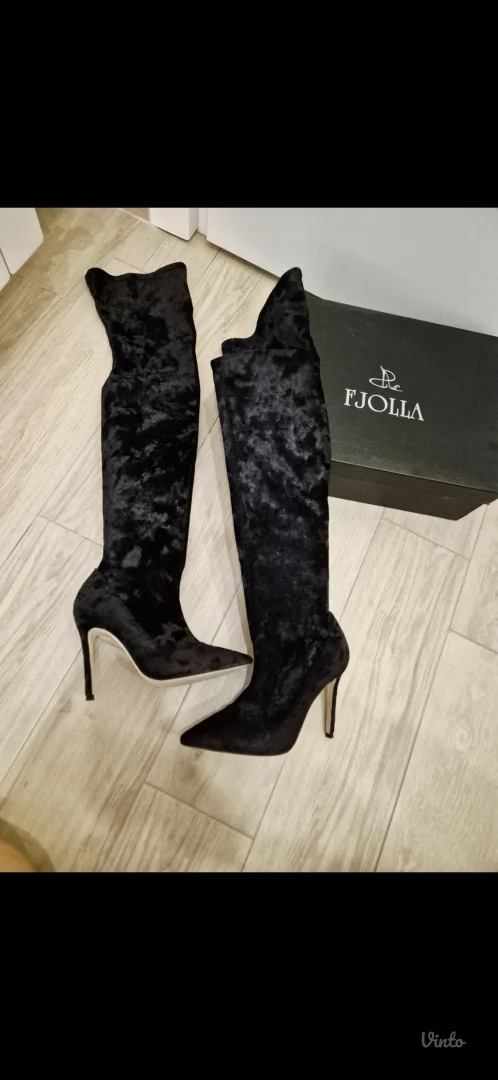 Fjolla dugacke cizme