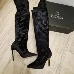 Fjolla dugacke cizme