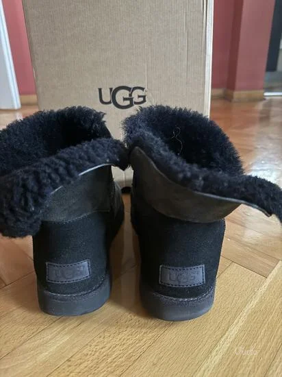 Ženske čizme UGG