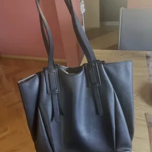 Zenska torba Zara