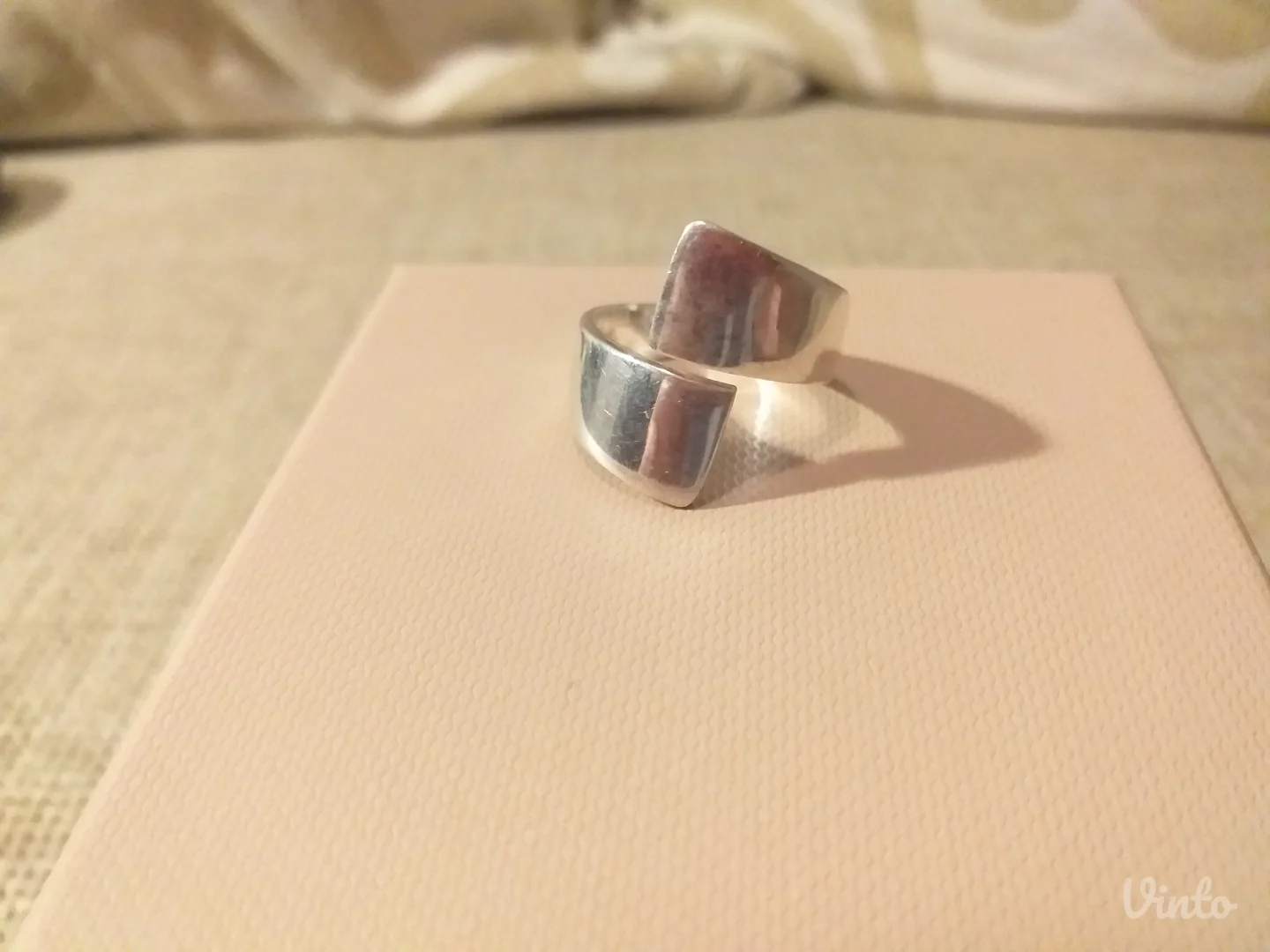 Ženski srebrni prsten