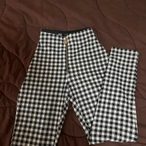 Zara pantalone