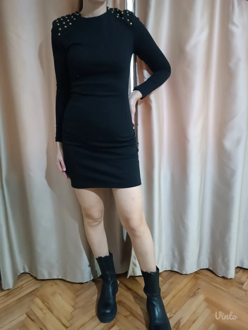 Crna ženska haljina