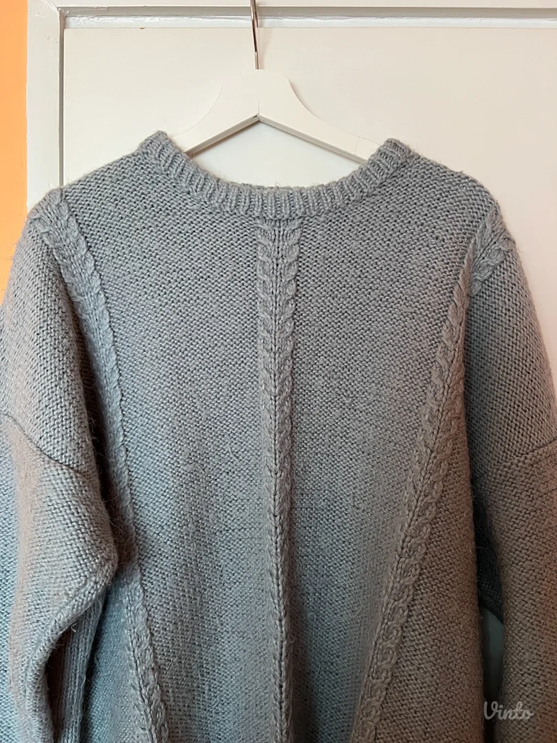 Ručno rađeni vuneni džemper