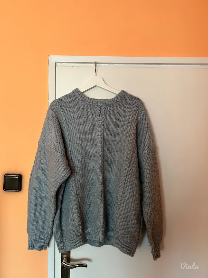 Ručno rađeni vuneni džemper