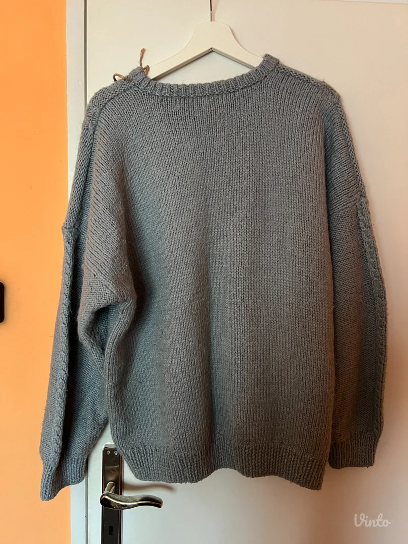 Ručno rađeni vuneni džemper