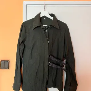 Maslinasto zelena košulja UNO MARTIN