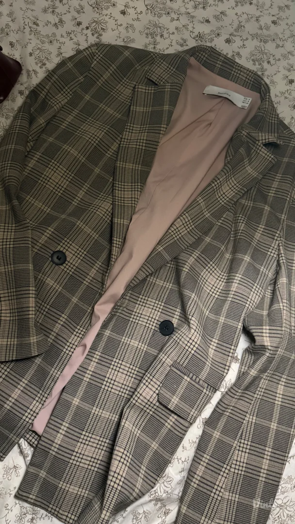 Karirani bershka sako