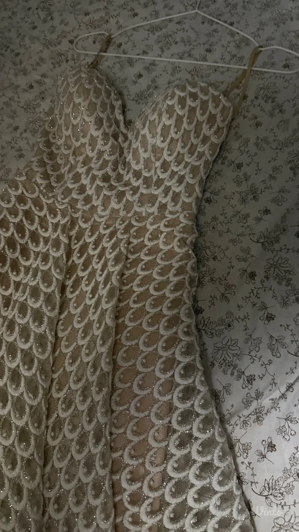 Elegantna svečana haljina – kao nova