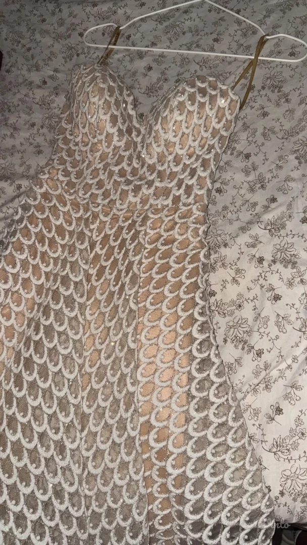 Elegantna svečana haljina – kao nova