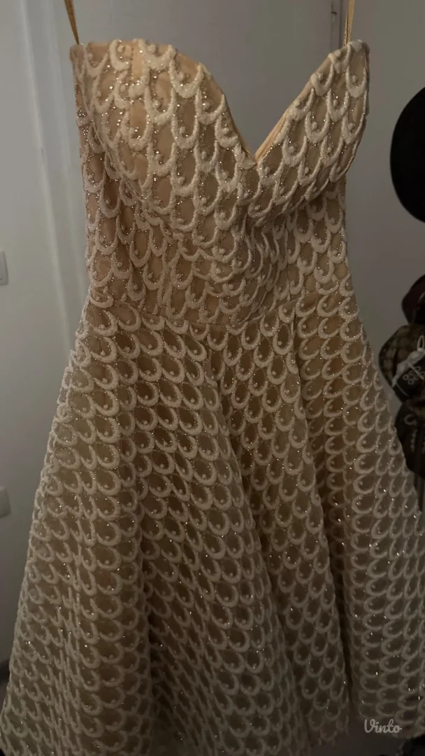 Elegantna svečana haljina – kao nova