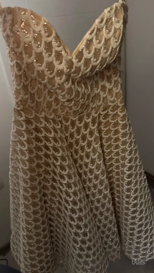 Elegantna svečana haljina – kao nova