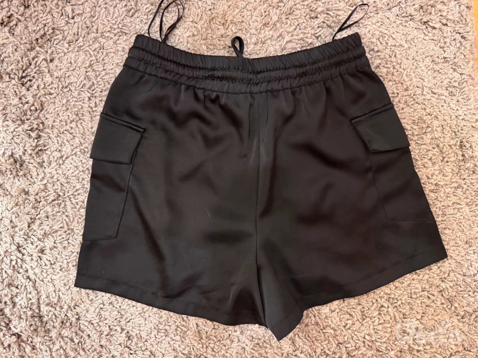 ZARA crni šorts • NOV • Elegantan • XS