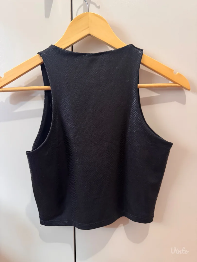 Crni crop top – imitacija zmijske kože - S veličina – kao nov