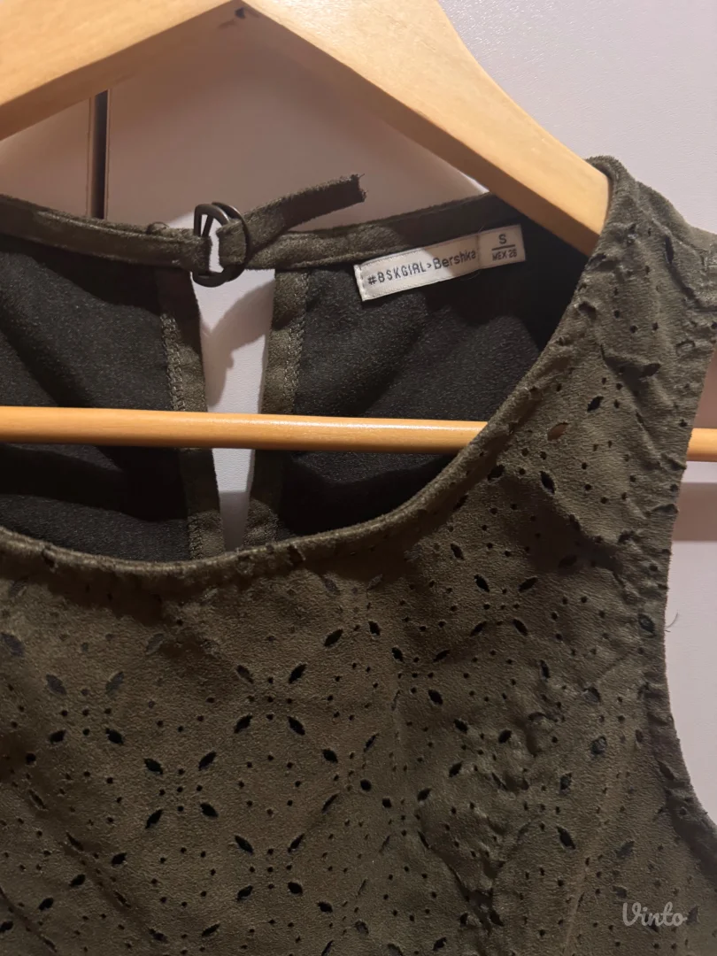 Bershka maslinasti top - S vel - rupičasti