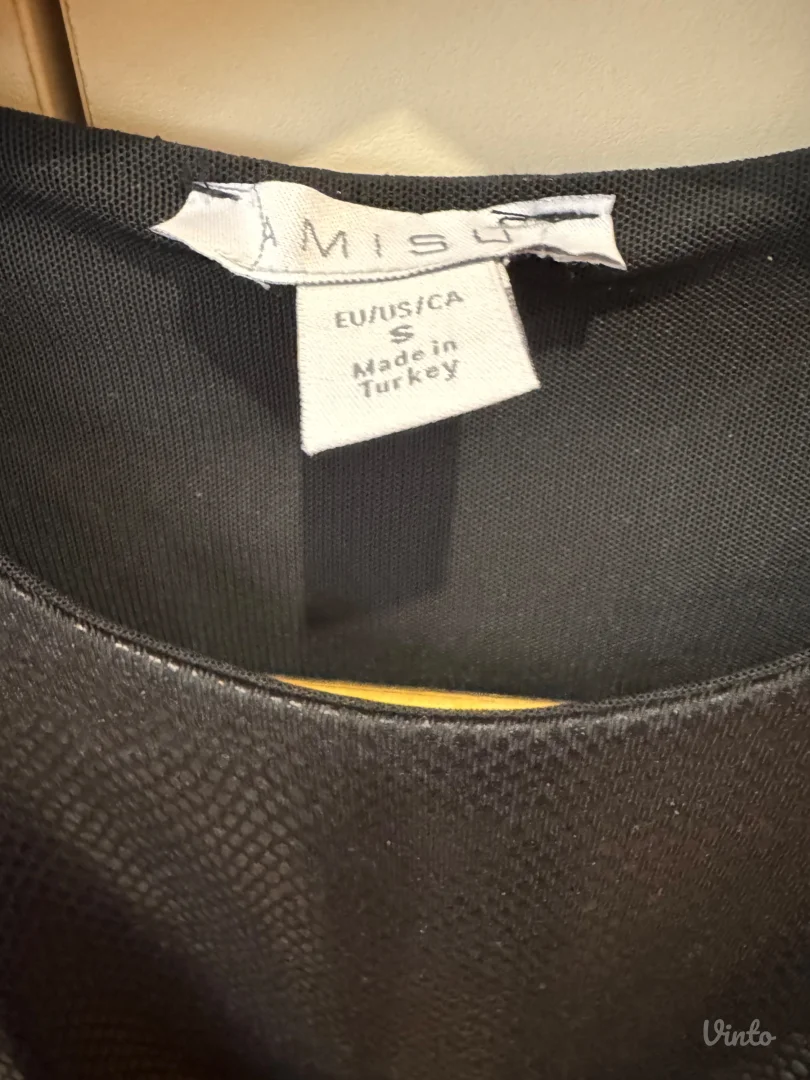 Crni crop top – imitacija zmijske kože - S veličina – kao nov