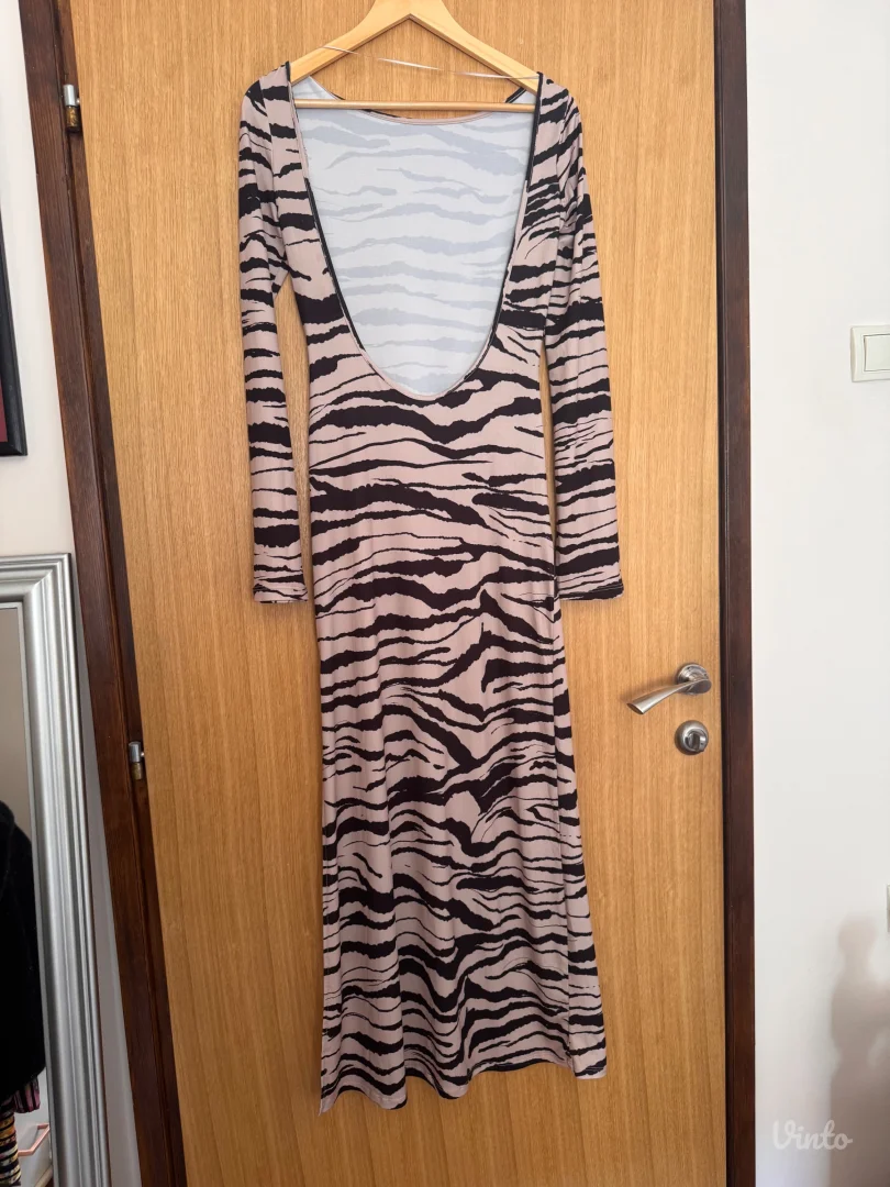 Duga haljina sa šlicom i otvorenim leðima