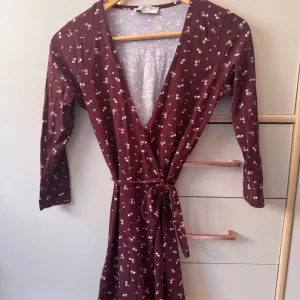 Pamučna haljina na preklop