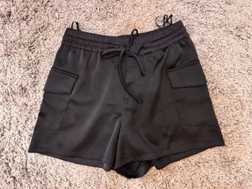 ZARA crni šorts • NOV • Elegantan • XS