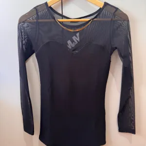 NOVO Crna elegantna majica sa mrežastim rukavima – S