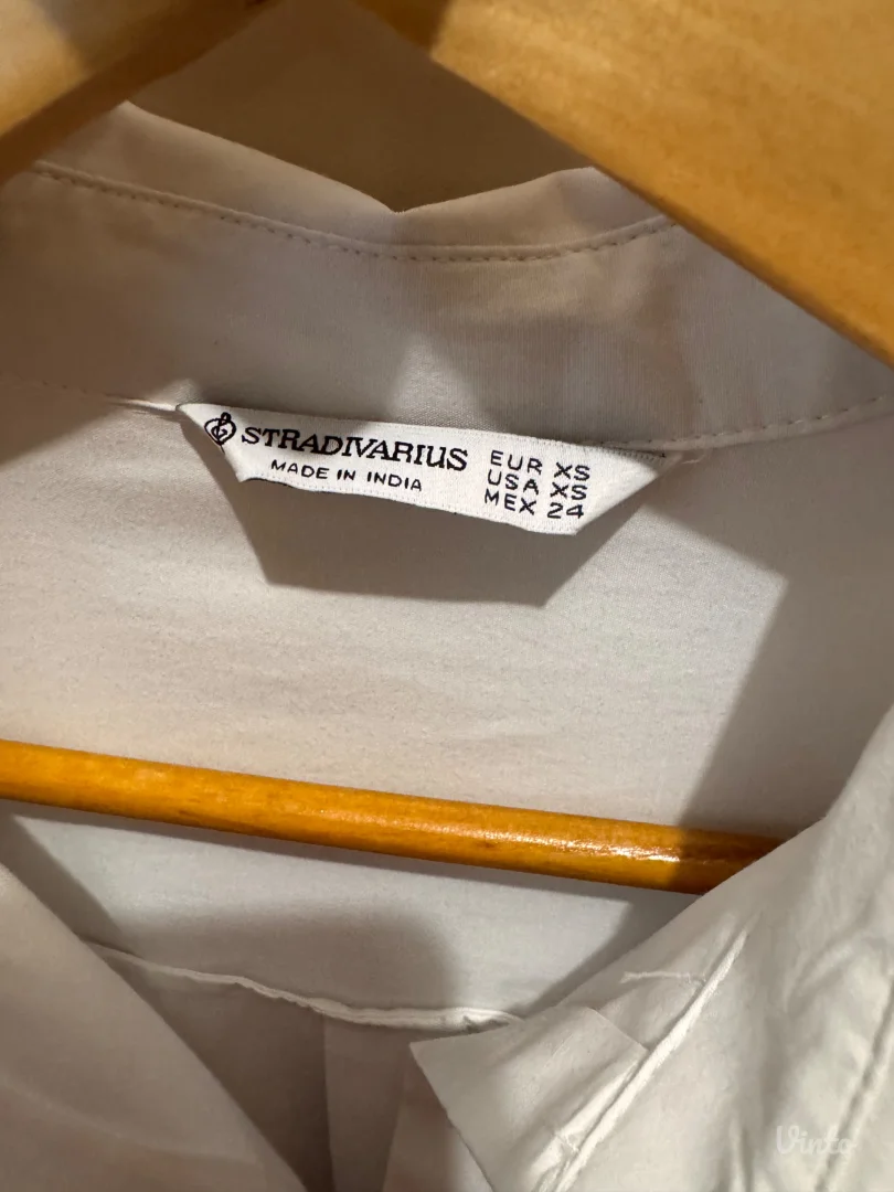 Bela košulja – Stradivarius – XS/S