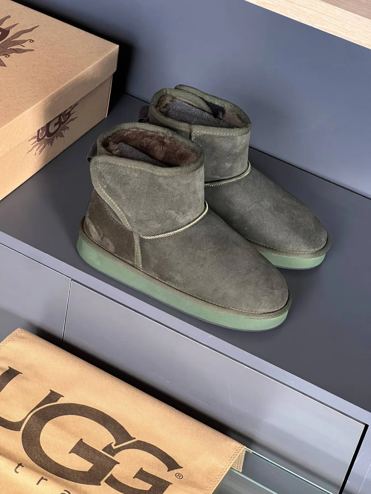 Ugg čizme od prirodne kože