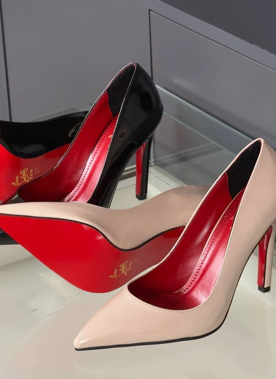 Louboutin salonke