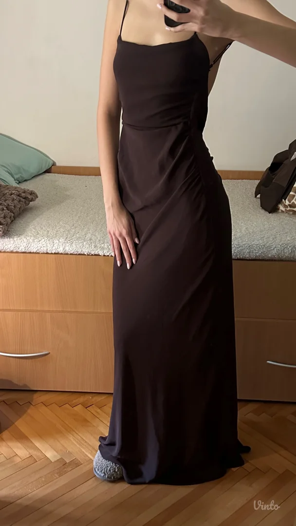 Zara haljina sa golim ledjima